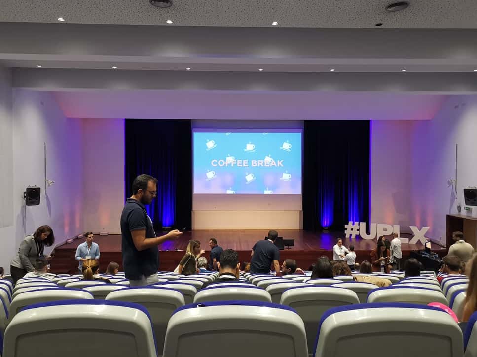 Ca lecture room with presentation on the screen