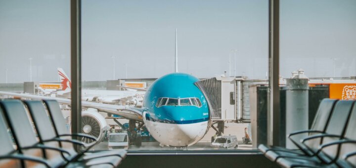 Airport oskar-kadaksoo-DDBDkz0p918-unsplash Airport terminal (unsplash)