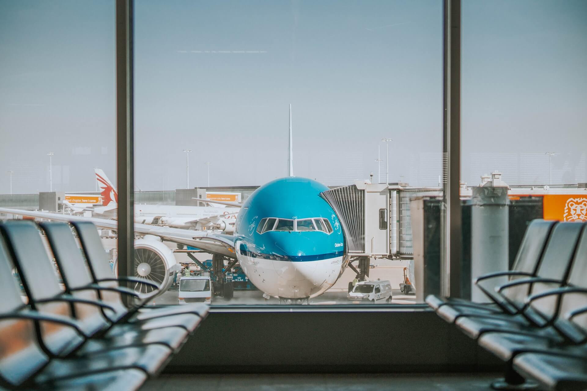 Airport terminal (unsplash)