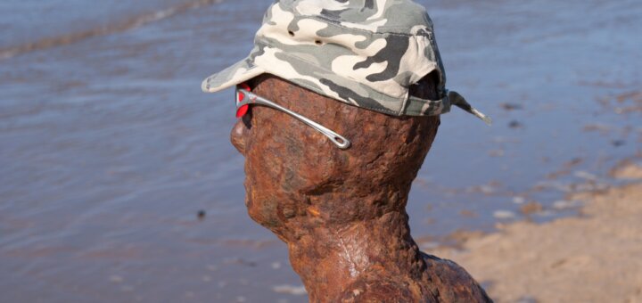 Antony Gormley - Crosby Beach